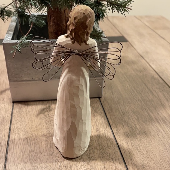 Willow Tree Welcoming  Angel . - Picture 2 of 4